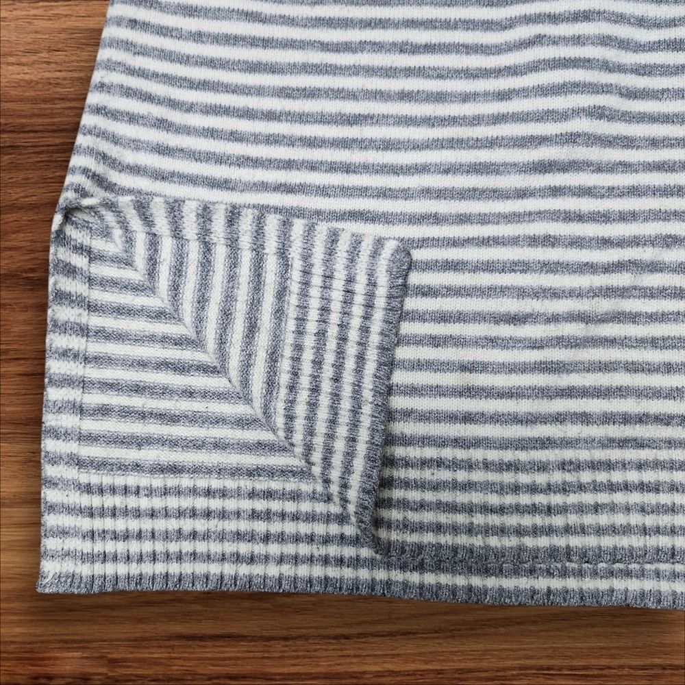 Anthropologie Gray and White Striped V-neck Sweater. Sz. S - Picture 7 of 10